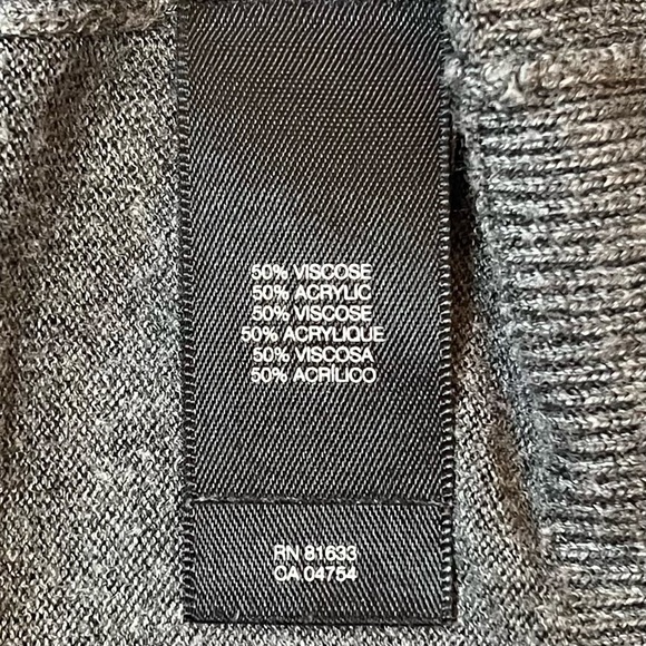 $5 ADD ON with $15+ Bundle‎ Kenneth Cole New York V Neck Zip Cardigan Sz M  EUC - Picture 6 of 10